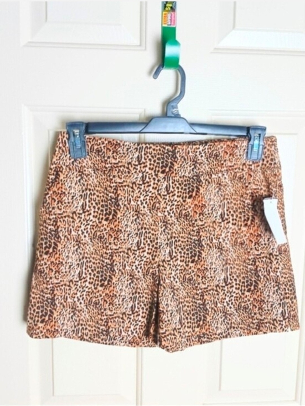 Time and Tru Leopard Print Women's Chino Shorts Size 8